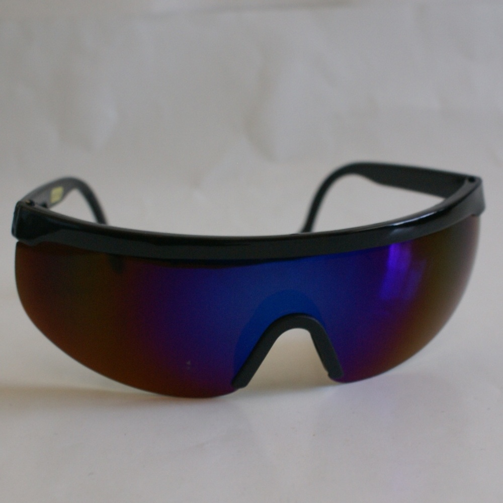 NWT TruVintage 90's Ravon sports blade wrap sunglasses w/true blue blocker lens